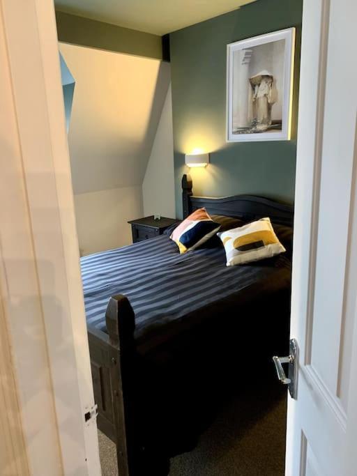 Chic Townhouse Near Tunnels Beaches Илфракомб Екстериор снимка