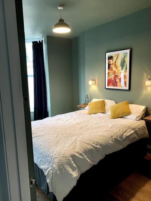 Chic Townhouse Near Tunnels Beaches Илфракомб Екстериор снимка