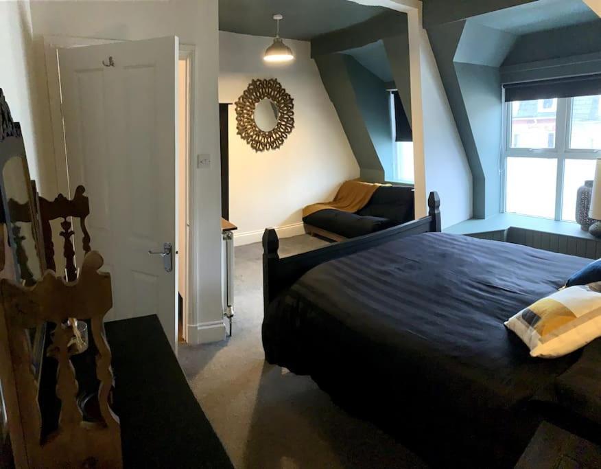 Chic Townhouse Near Tunnels Beaches Илфракомб Екстериор снимка